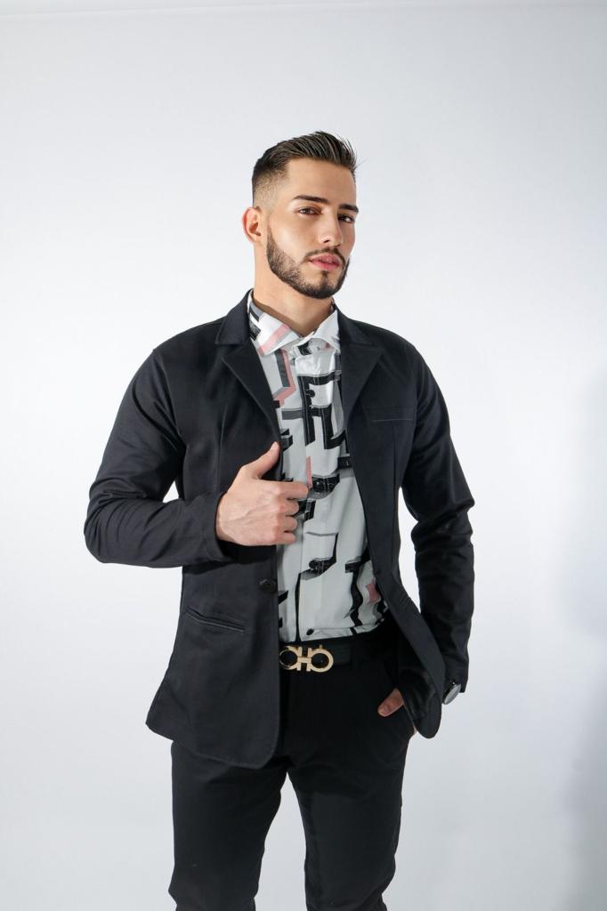 Blazer Slim Fit Elegante: Sofisticación y Confort de Alta Calidad